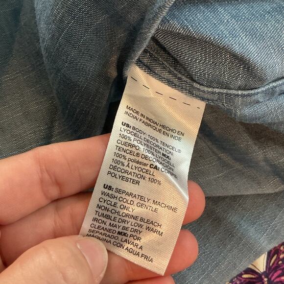 Chico’s Embroidered Sleeve Blouse Tencel Size XL Chambray Denim Blue NEW - Picture 10 of 12